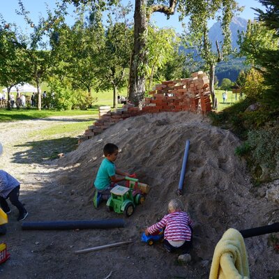Riesensandhaufen am BIO Ferienhhof Hotz