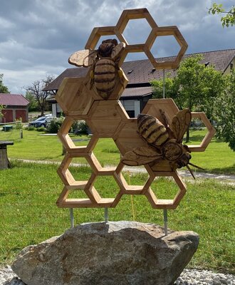 Bienenlehrpfad bei uns am Hof