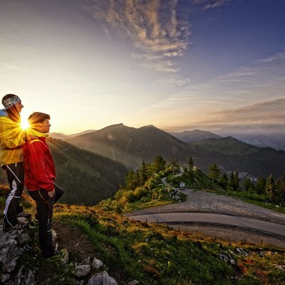 Blick in die Bergwelt vom Aussichtspunkt Schröck