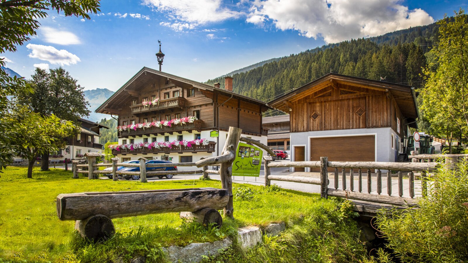 Salzburg-Gastein-BIo-Bauernhof-Schweizerhof-gepflegt-Ausenansicht