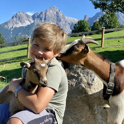 Unser Ziegenhirte Simon...