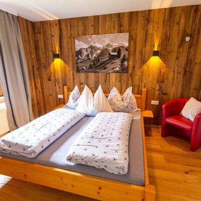 Schlafzimmer 1