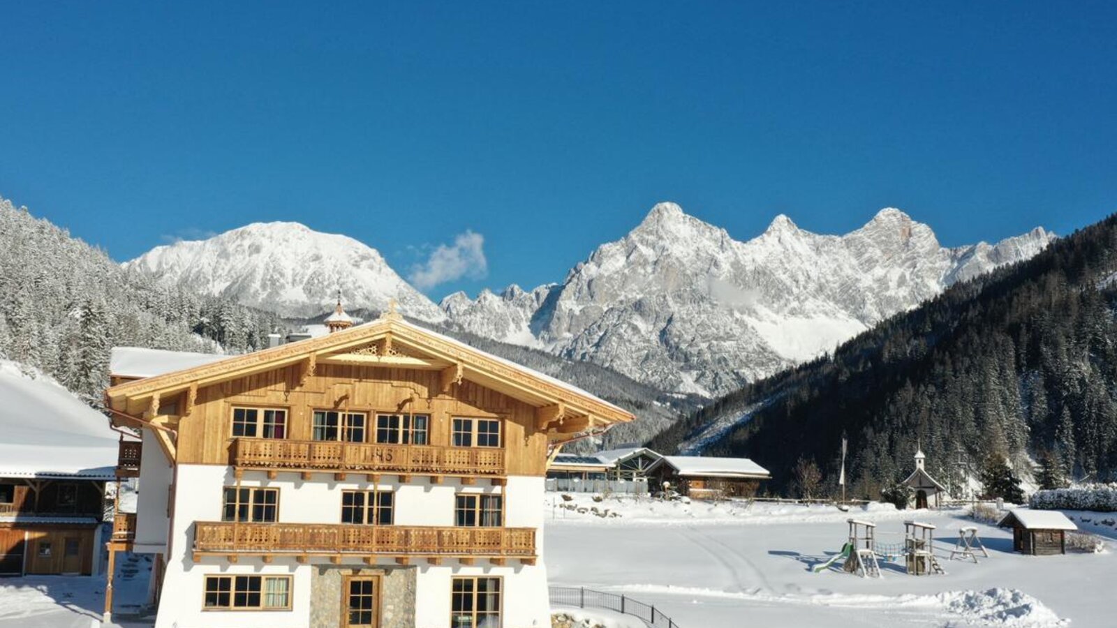 Das Mandlberggut: Ferienhaus in bester Lage zwischen Schladming und Radstadt, direkt am Dachsteinmassiv.