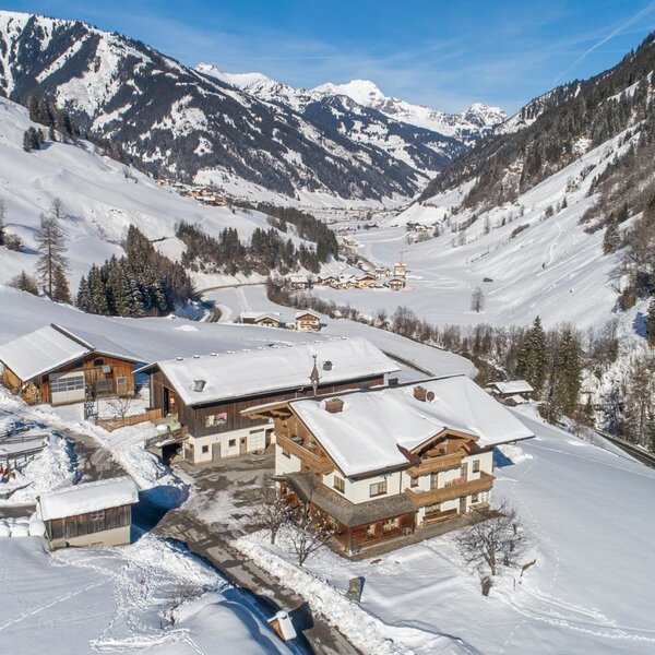 Unser Hof im Winter