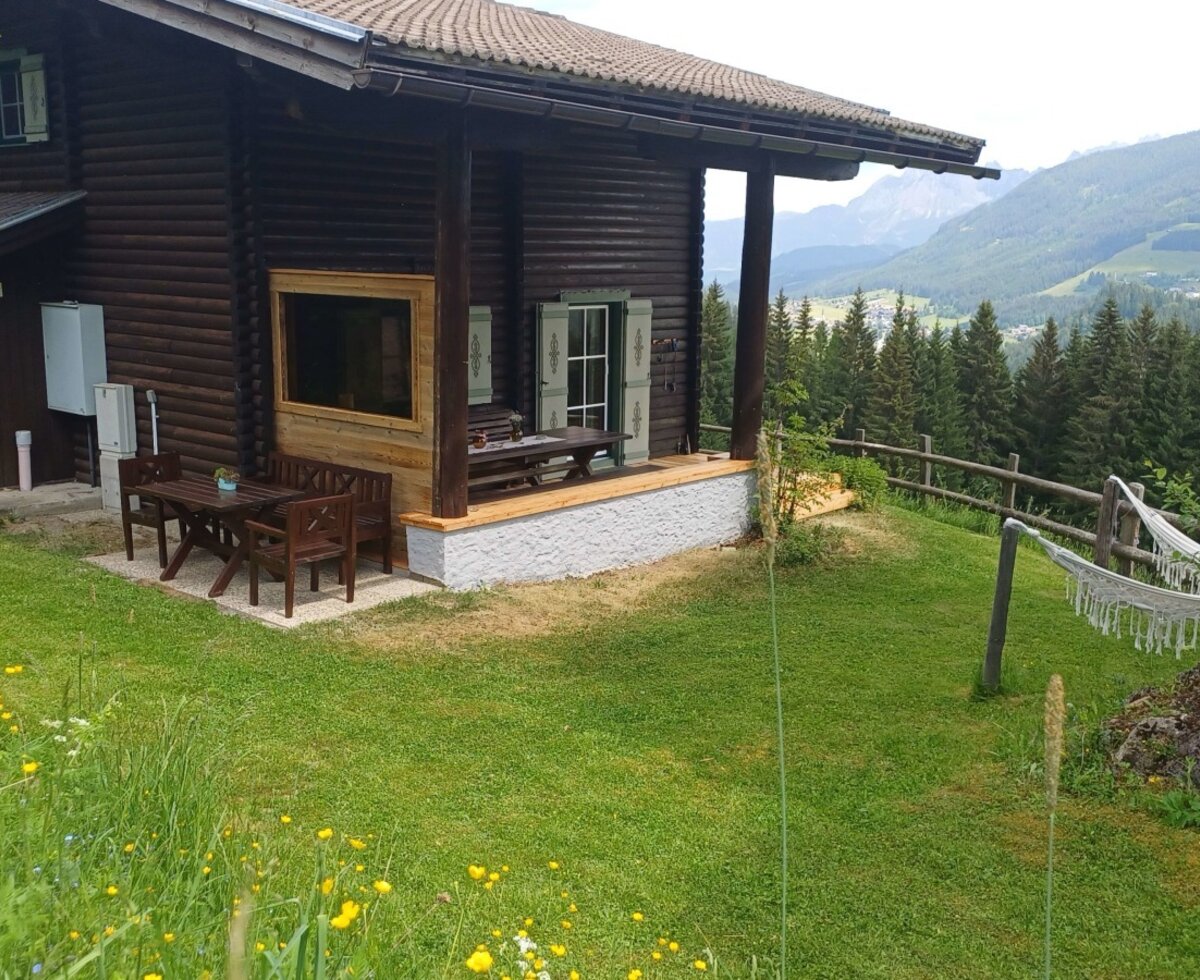 Helfer Alm mit neuer Terrasse, Sitzgelegenheit, Hängematten