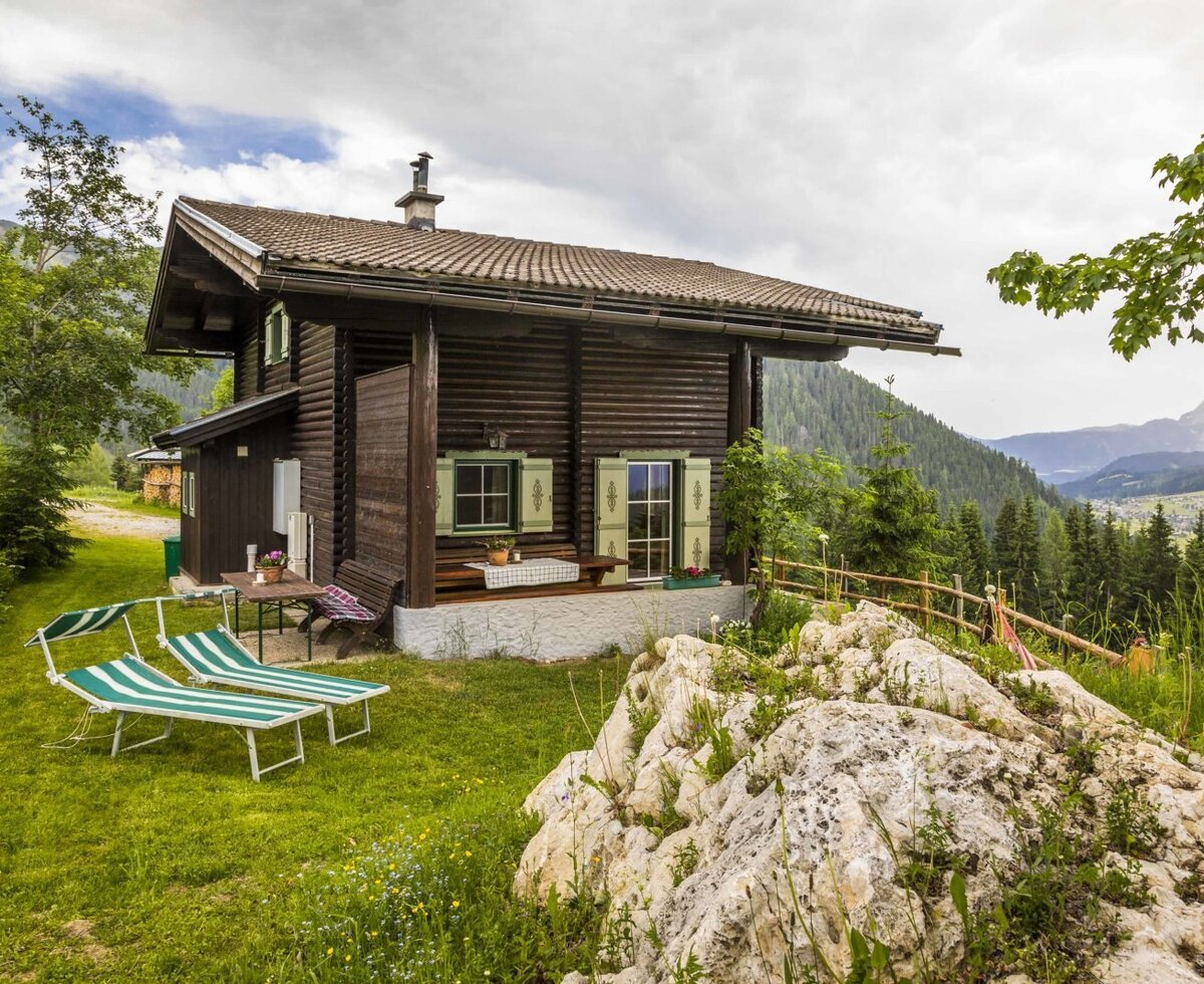 Helfer Alm Garten und Terrasse