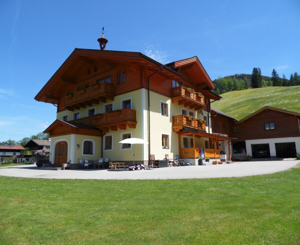 Hofansicht Sommer
