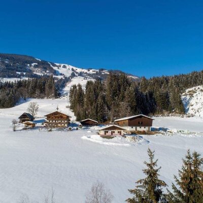 Peilberghof in ruhiger Winterlandschaft