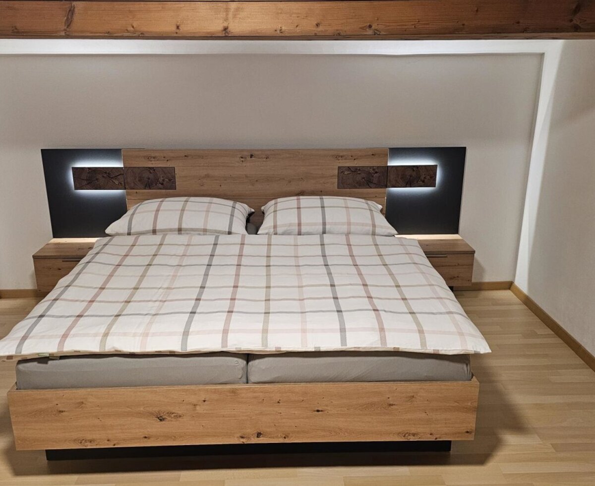 Apartment Talblick - Schlafzimmer mit Doppelbett 180 x 200 cm