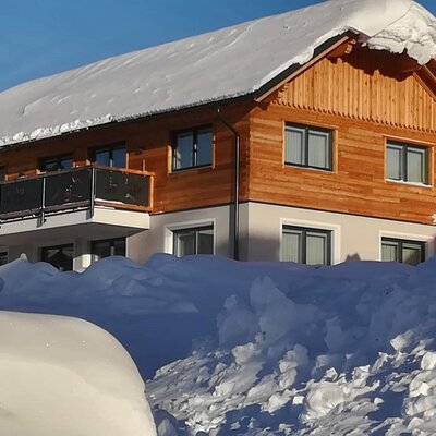 Unser tief verschneites Ferienhaus