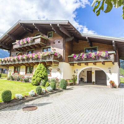 Landhaus Olga im Sommer