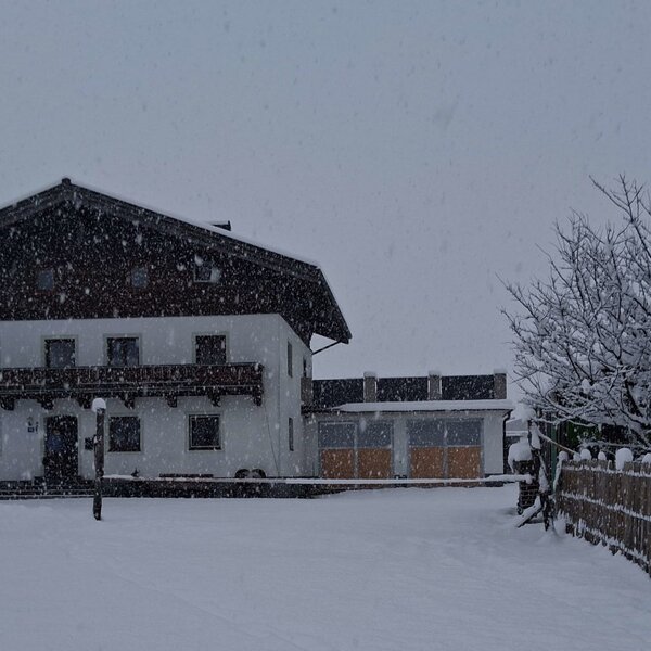 Bauernhaus im Winter