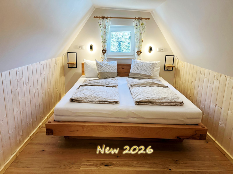 Schlafzimmer mit Doppelbett