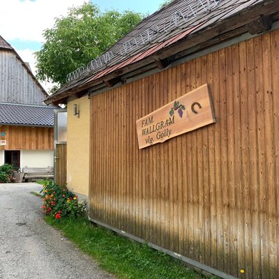 Einfahrt in Hof