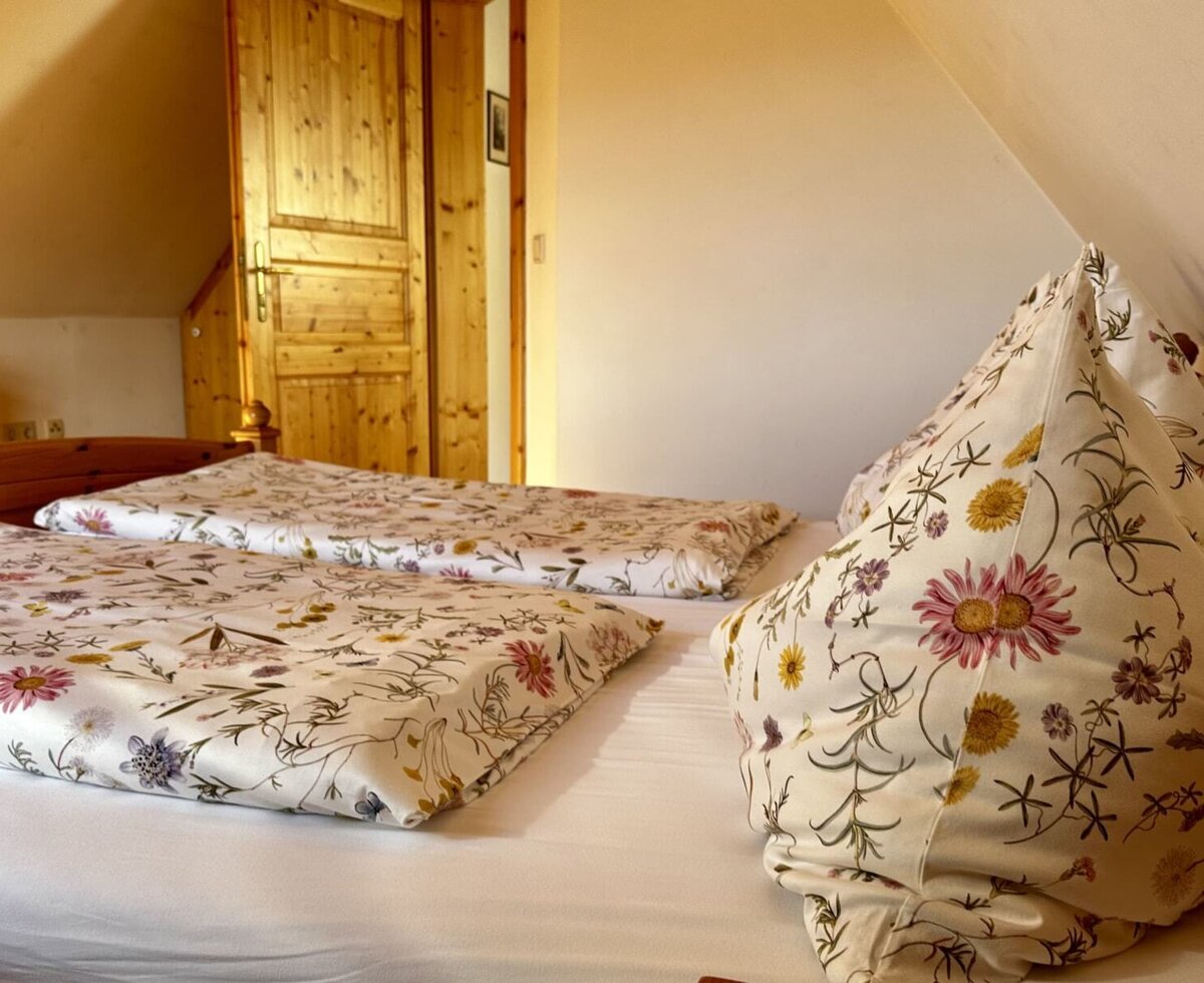 Doppelbettzimmer 1