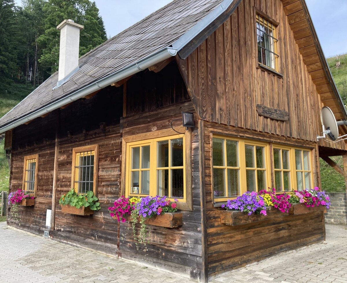 Burgerlhütte im Sommer