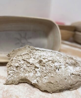 Brot wird bei uns selbst gebacken 