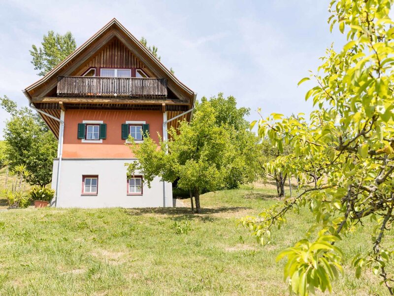 Rotes Presshaus
