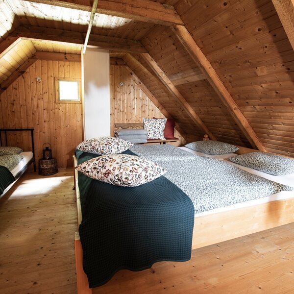 Das gemütliche Zimmer im Dachgeschoß der Hütte