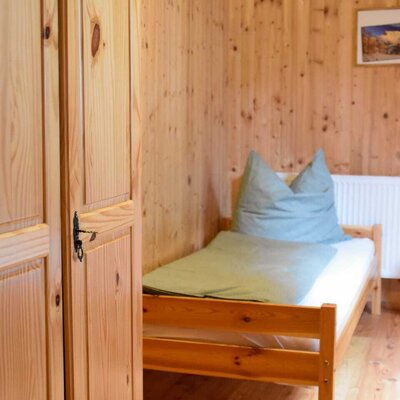 Einzelbett im Waldblick Zimmer