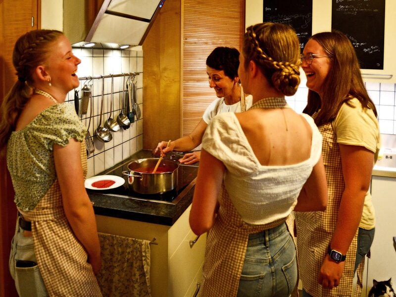 Zusammen einkochen - immer lustig!