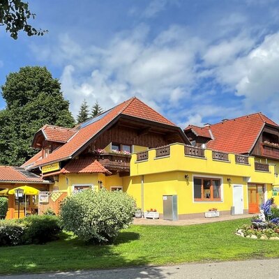 Gasthof mit Bauernhaus 1