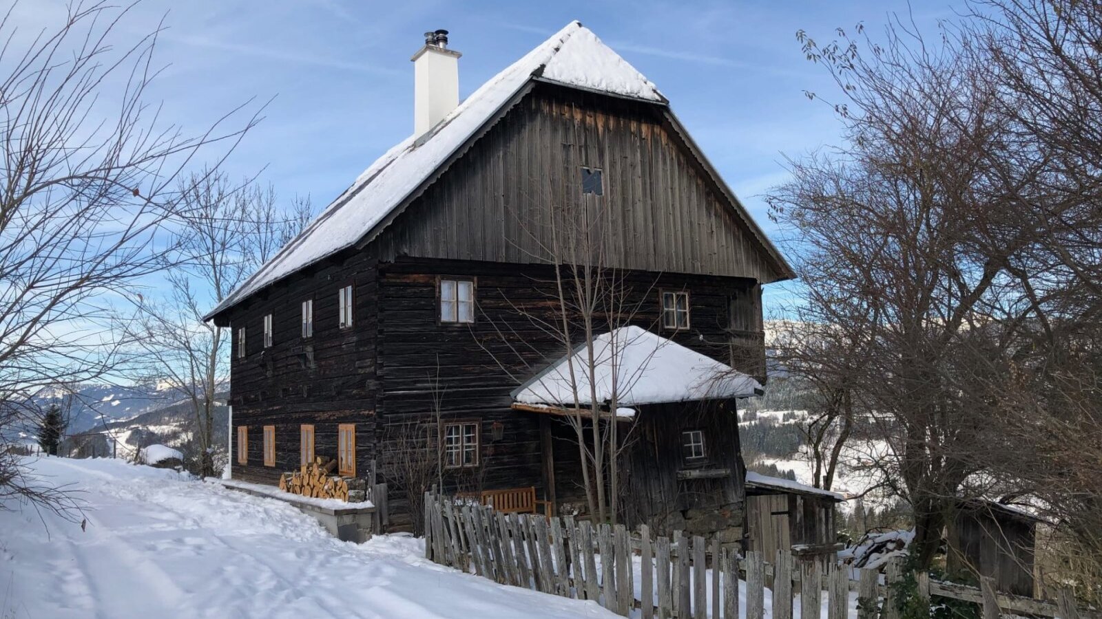 Die Alm wurde vor über 300 Jahren erbaut diente als Bauernhof