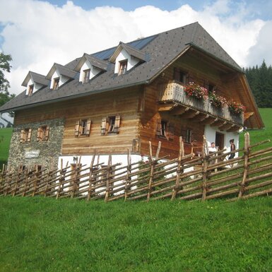Ferienhaus mit 2 Wohnungen Ferienhaus mit 2 Wohnungen