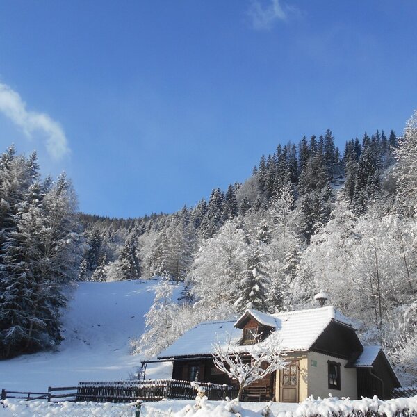 Umundumhütte an einem herrlichen Wintertag