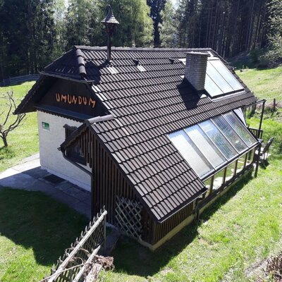 Die Westseite mit Wintergarten