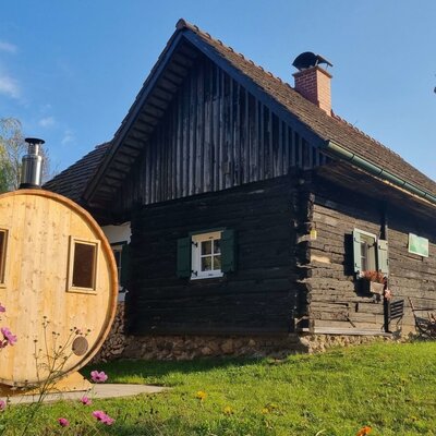 Spätherbst im Waldhäuschen...jetzt ab in die Sauna