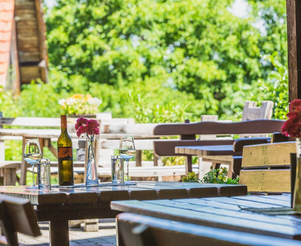 Weinlaube am Weingut & Buschenschank Pölzl in Großklein in der Südsteiermark