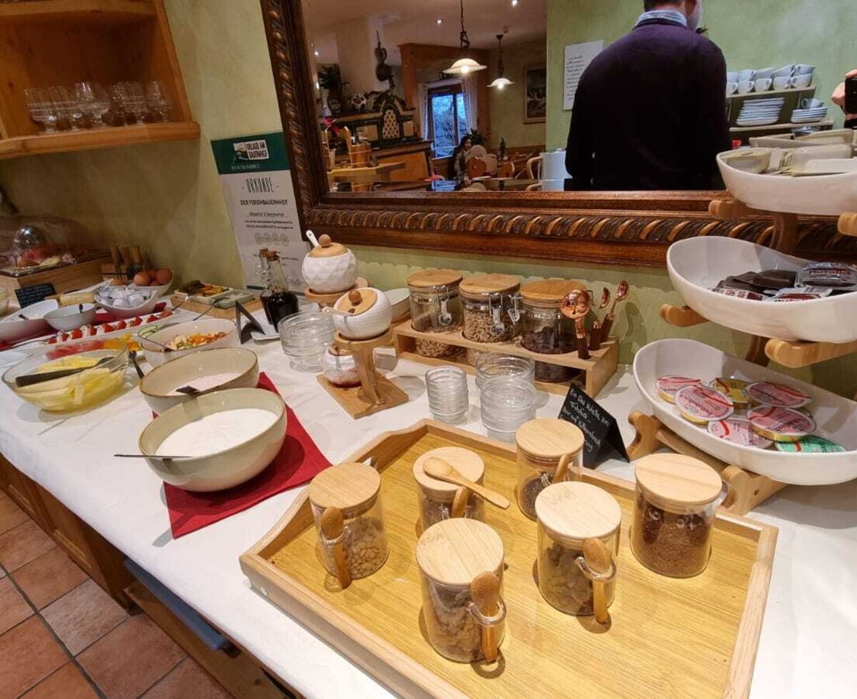 Verschiedene regionale Frühstücksschmankerln sorgen an unserem Buffet für genussvolle Urlaubsmomente.