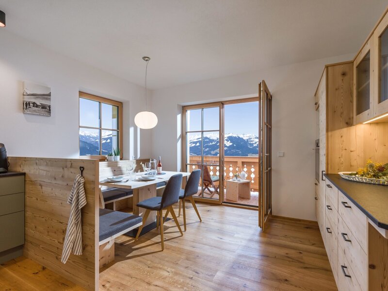 Küche im Appartement Morgenstund mit Zugang zum Balkon