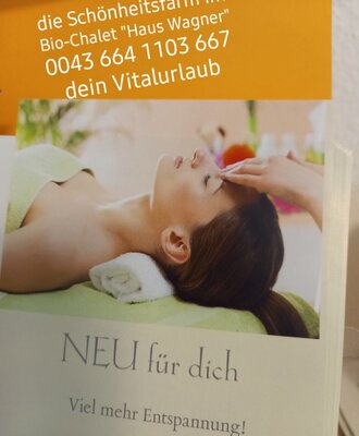 Werbung für Wellness- und Schönheitsbehandlungen, die den Gästen des Bauernhofs angeboten werden.
