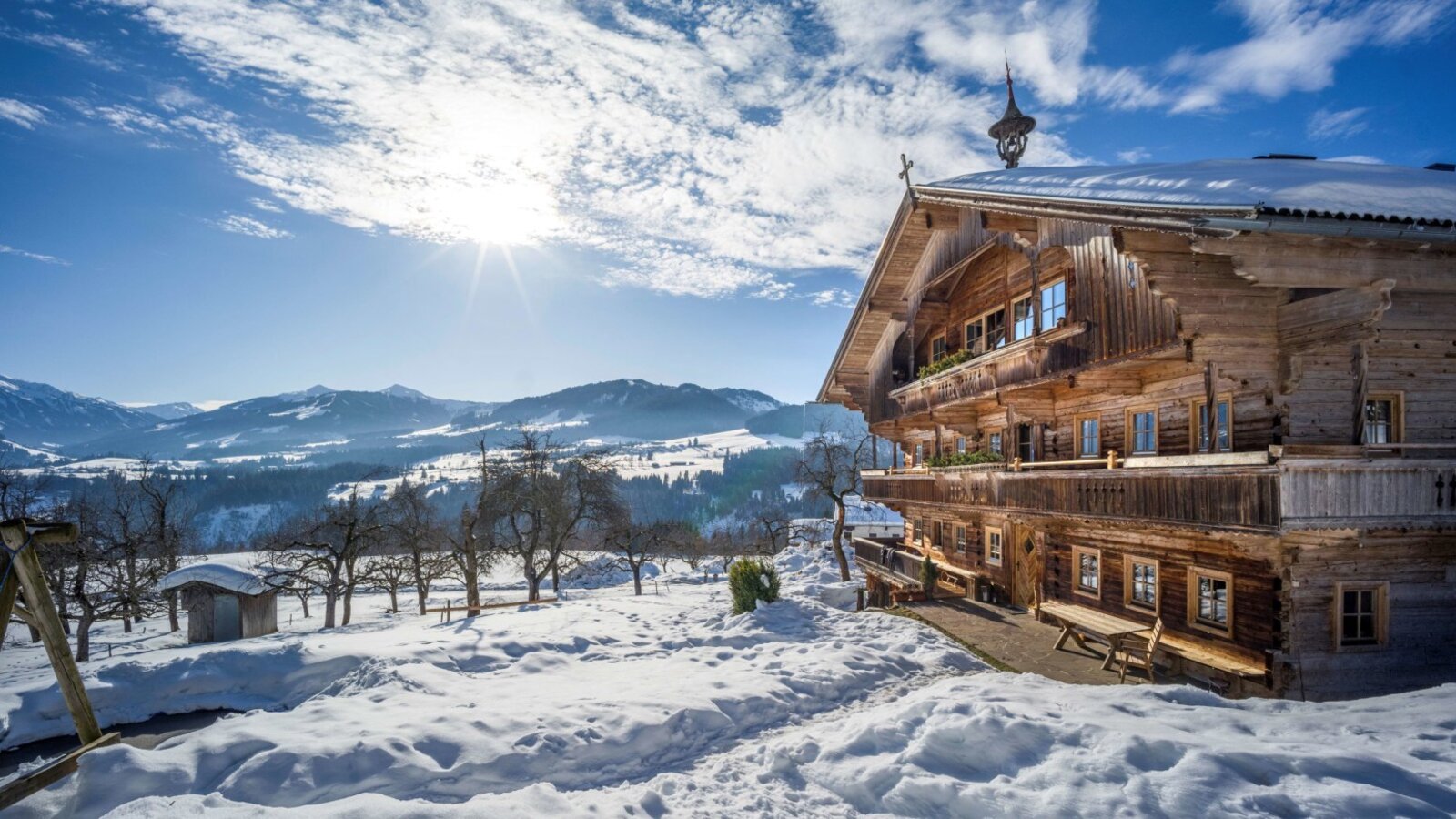 Außenansicht vom Drittlhof im Winter