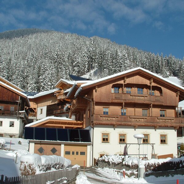 Wohnhaus im Winter