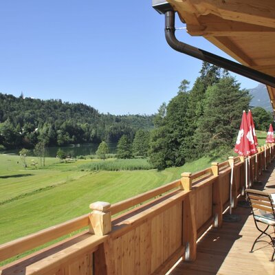 Sonnenterasse mit Blick auf den Reintalersee