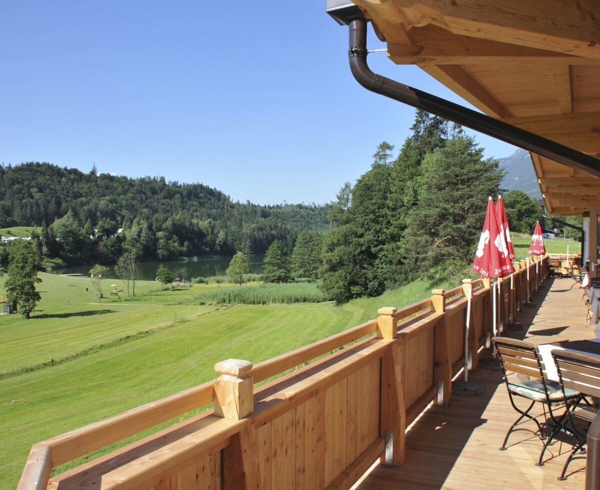 Sonnenterasse mit Blick auf den Reintalersee