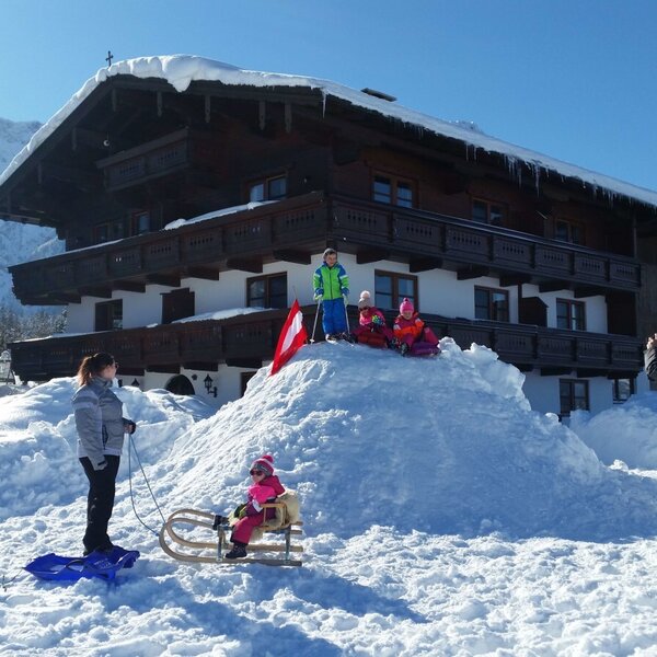 Schneehügel