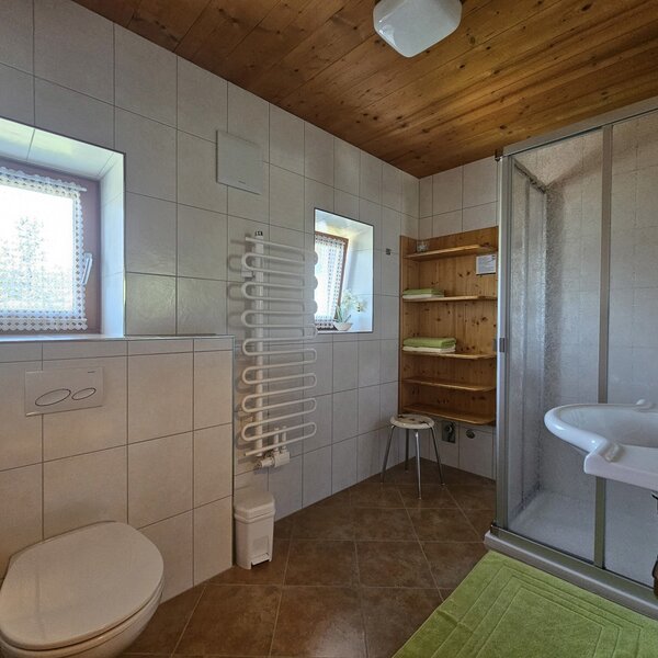 Badezimmer zum 2. DZ. der FW "Furglerblick
