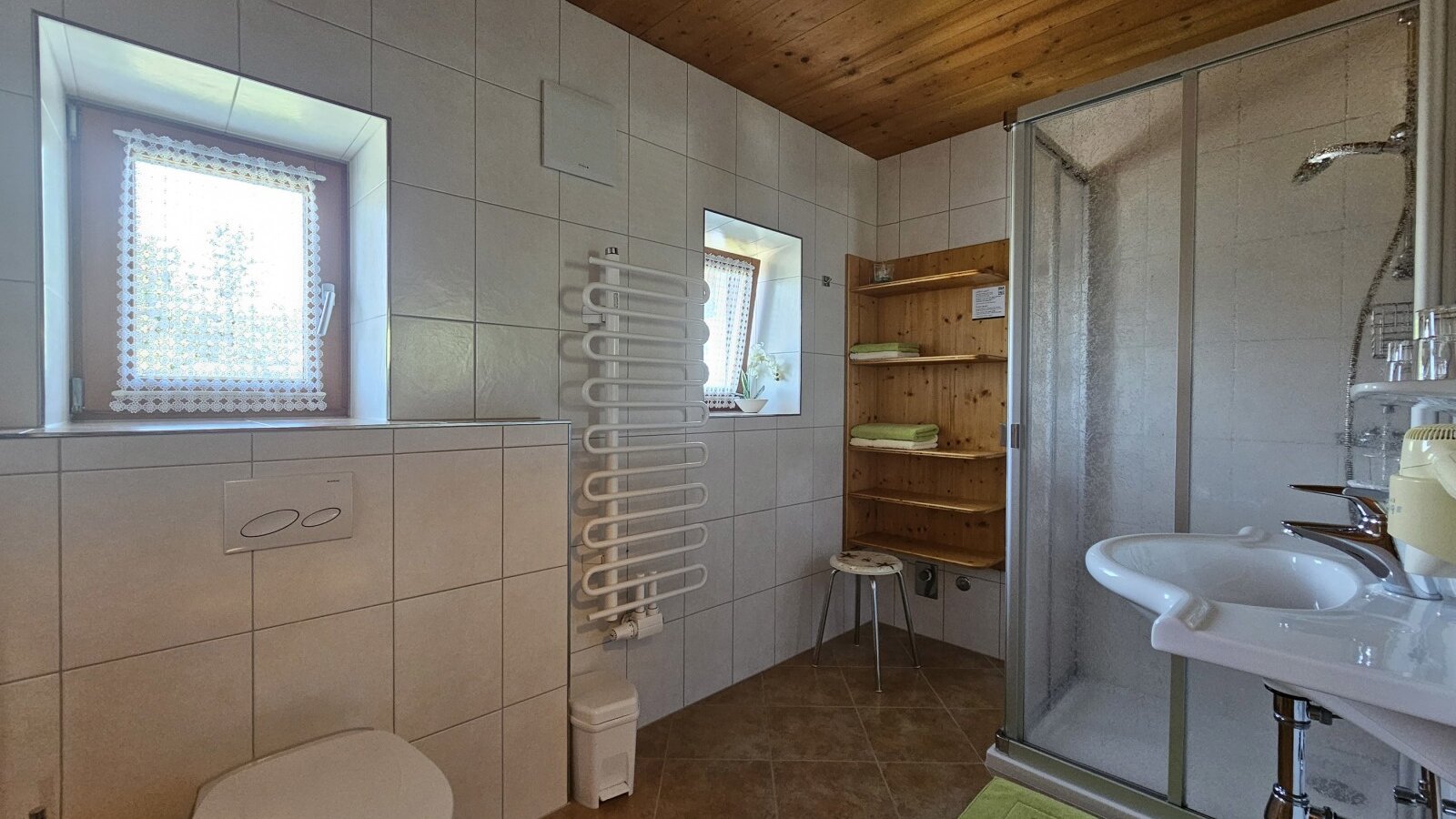 Badezimmer zum 2. DZ. der FW "Furglerblick