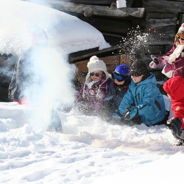 Spielplatz Schnee