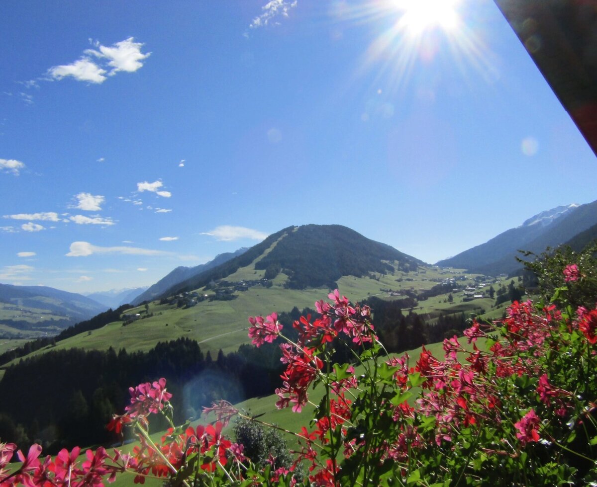 Blick ins Tal vom Balkon aus