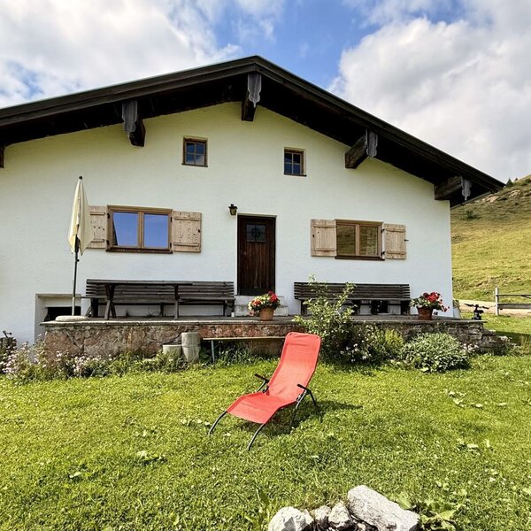 Außenansicht Almhütte