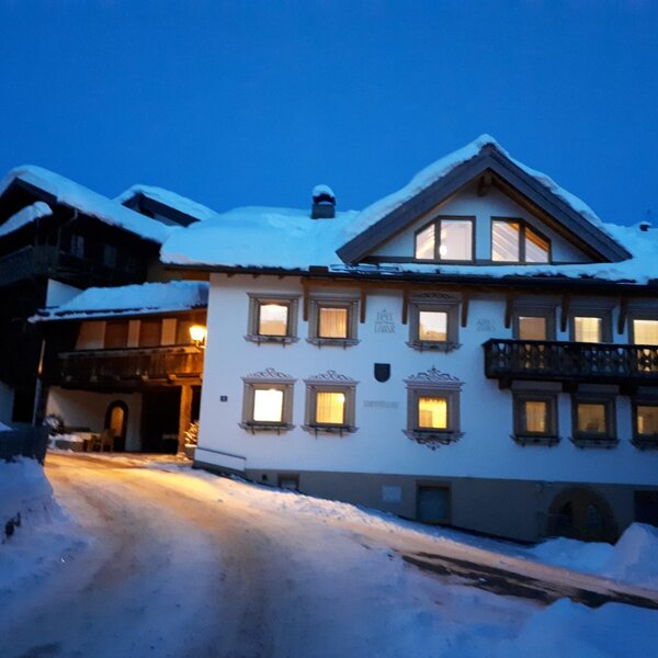 Hausansicht im Winter