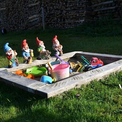 Sandkiste im Garten