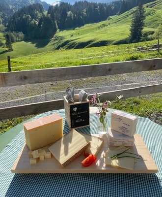 Frischen Käse und Butter erhalten Sie bei uns ab Hof