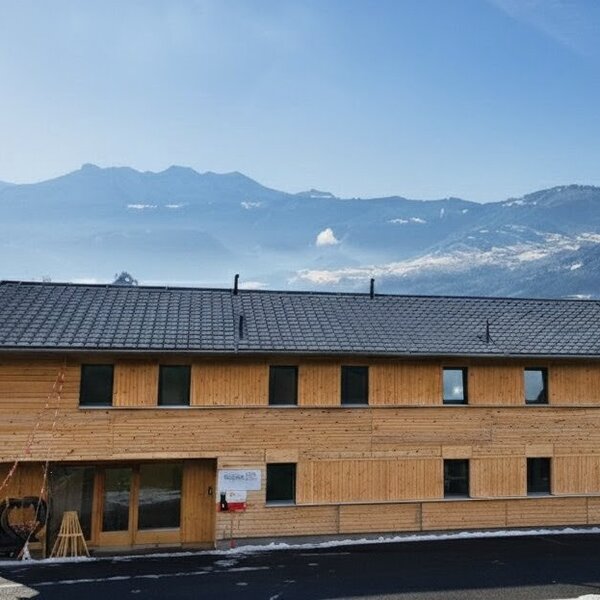 Blickfang am Rotenberg inmitten der Bregenzerwälder Schneelandschaft