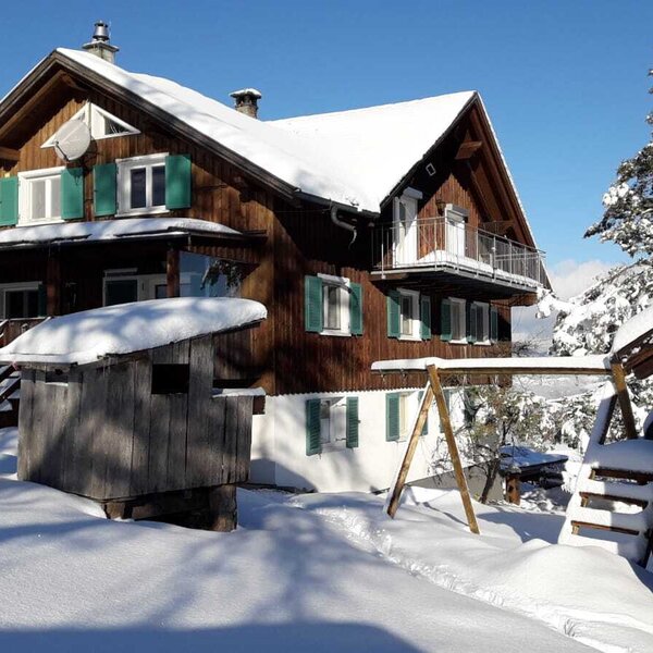 Familienbauernhof Bereuter. Apartment mit Panoramablick und großem Balkon zu vermieten. Freie Zimmer in Alberschwende. Urlaub im Bregenzerwald